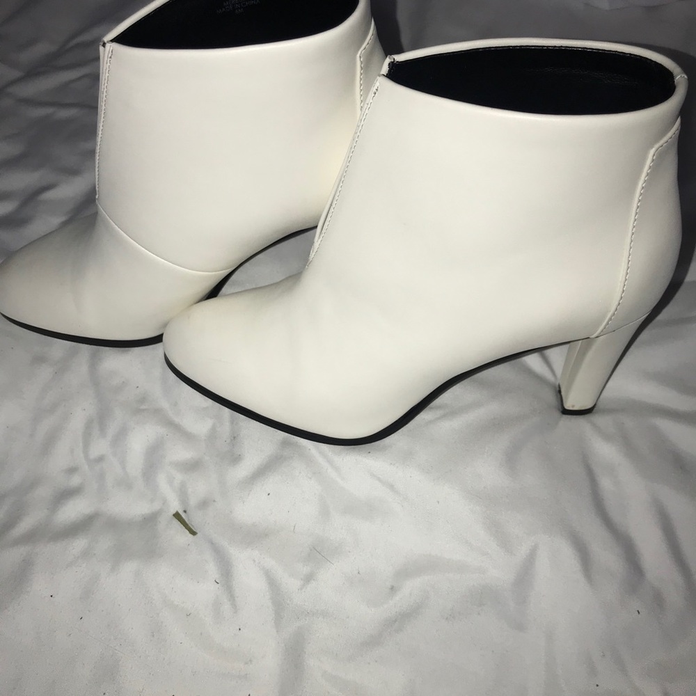 Tahari Ankle Boots - Picture 4 of 5